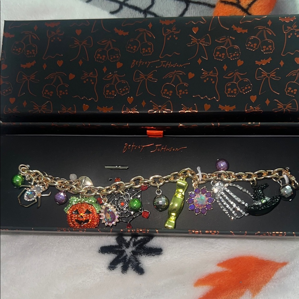 BNIB Betsey Johnson Halloween Charm Bracelet